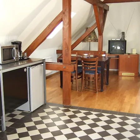 Guest house Pensionszimmer Unicat 3*