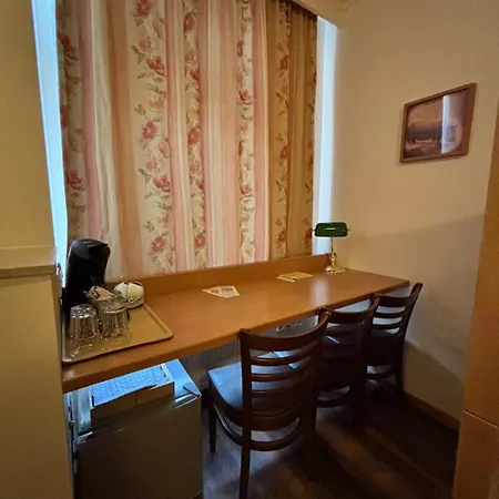 Pensionszimmer Unicat Гостевой дом Потсдам
