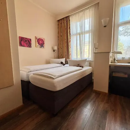 Pensionszimmer Unicat Гостевой дом Потсдам