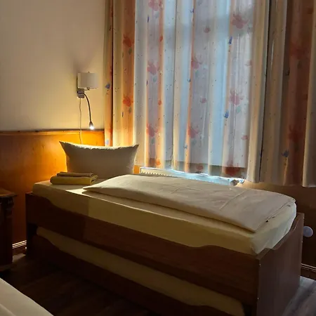 Гостевой дом Pensionszimmer Unicat 3*